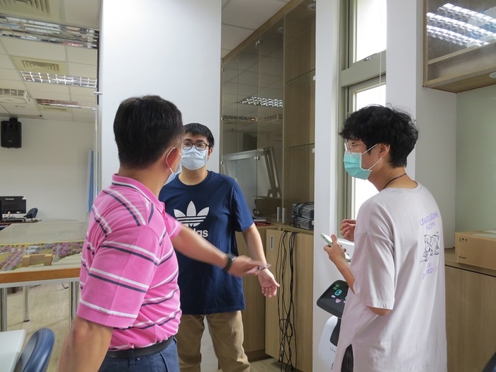 機器人泡咖啡系統教育訓練圖片
