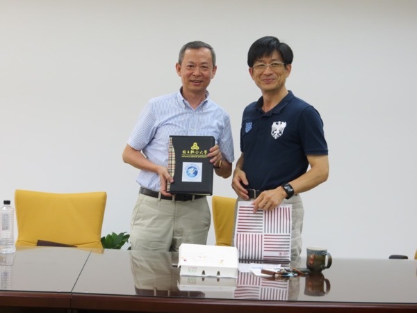 校友總會鐘福祥理事長討論校友導師事宜圖片