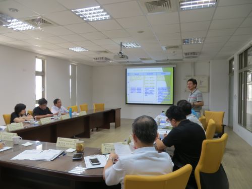 105 學年度院課程諮詢委員會議圖片