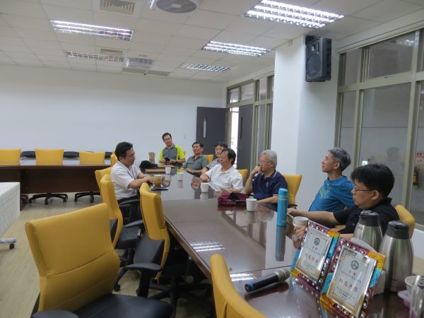 105-2 教師座談會圖片