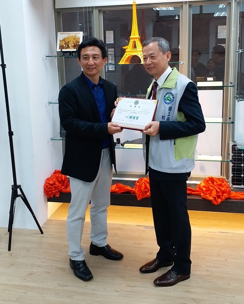 校友回娘家參觀展示廳圖片