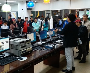 校友回娘家參觀展示廳圖片