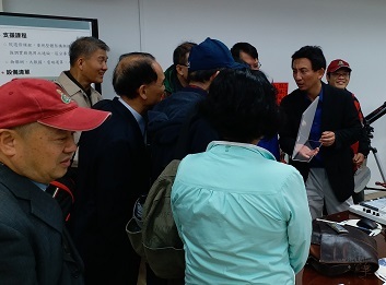 校友回娘家參觀展示廳圖片