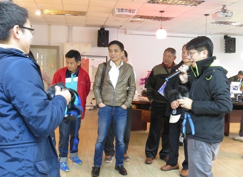校友回娘家參觀展示廳圖片