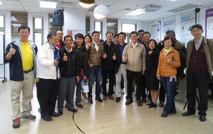 校友回娘家參觀展示廳圖片