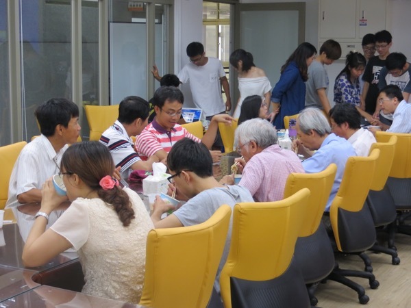 碩士班畢業典禮圖片